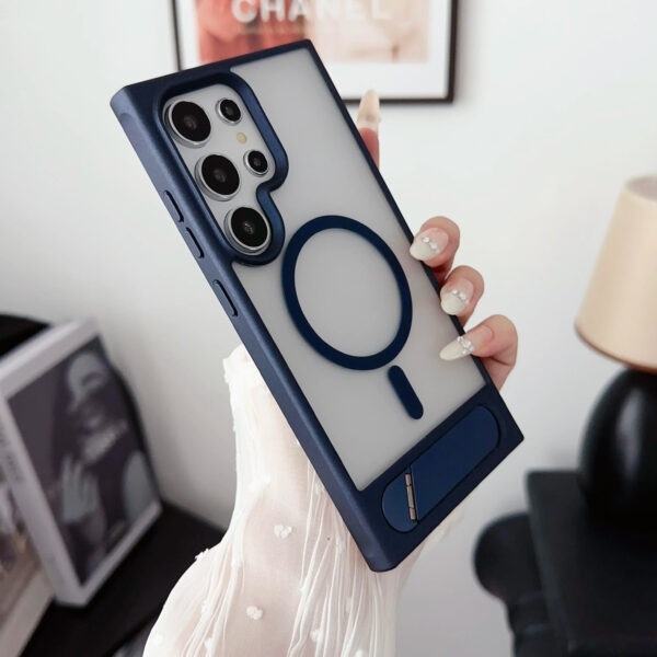 Magnetic Folding Bracket Case